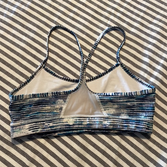 Size 8 Lululemon Flow Y with Mesh back detail - Picture 3 of 6